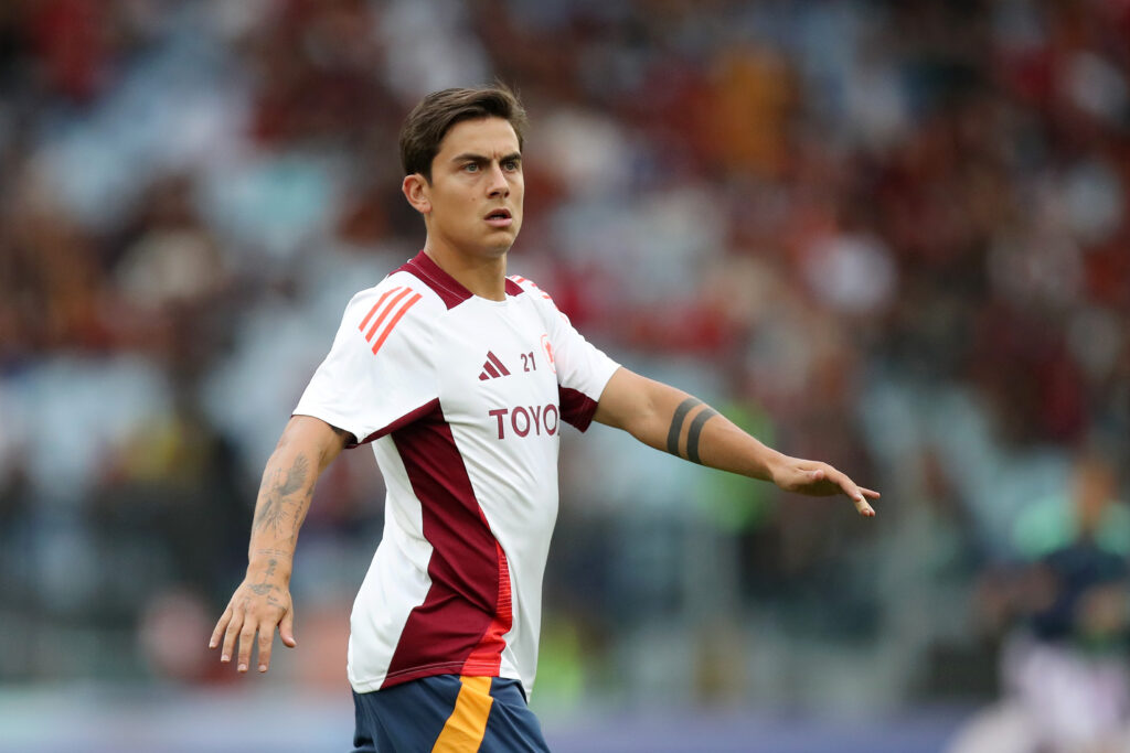 Roma, Dybala e Pellegrini tra i convocati per il Venezia: l’elenco