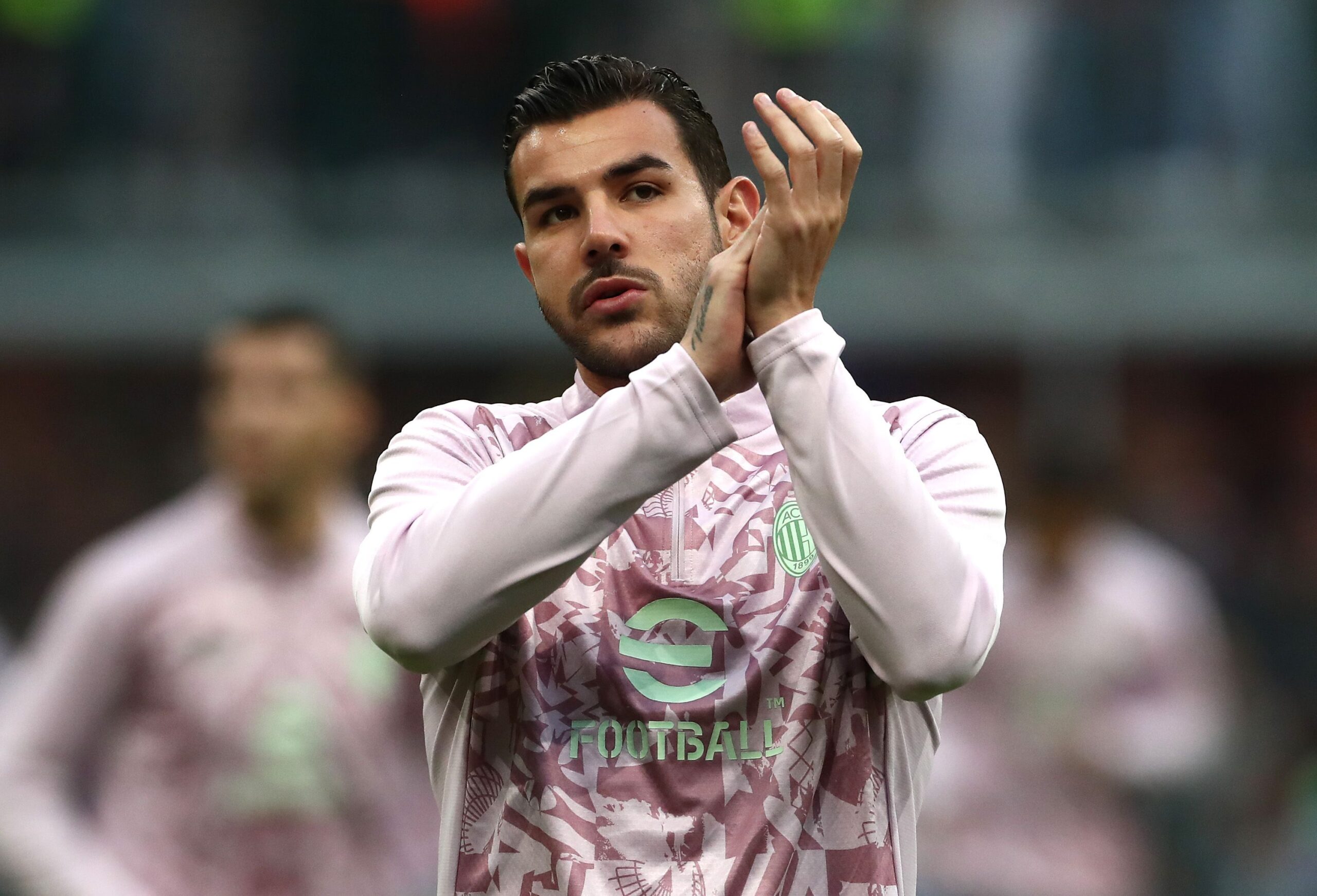 Rinviata Bologna-Milan: Theo e Reijnders salteranno il Napoli