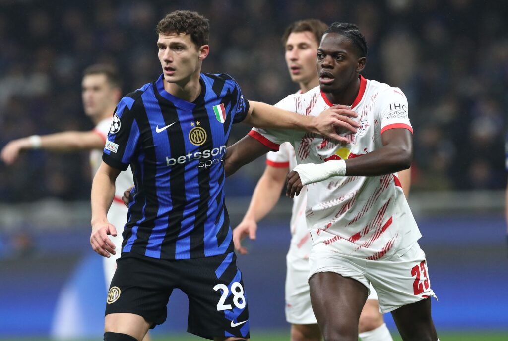 Inter, tre settimane di stop per Pavard: l'esito degli esami
