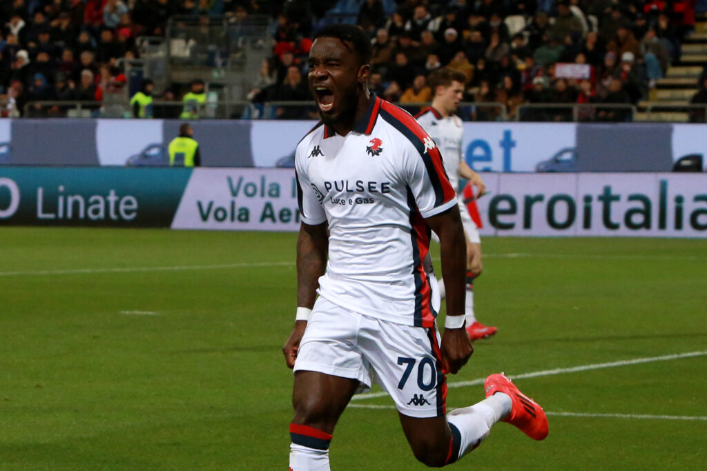 Genoa, si allungano i tempi di recupero di Cornet: potrebbe saltare la Juventus