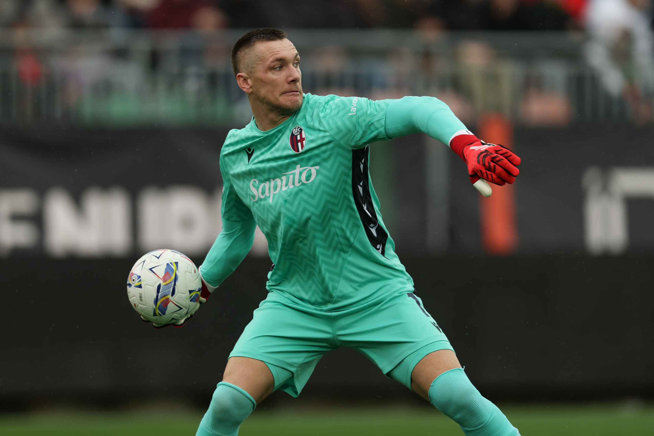 Bologna, infortunio per Skorupski: le condizioni
