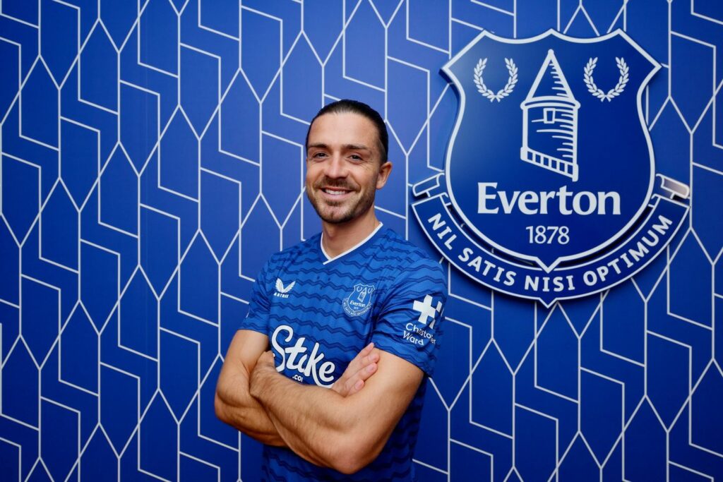 Napoli, sfuma definitivamente Grealish: ufficiale il suo passaggio all'Everton
