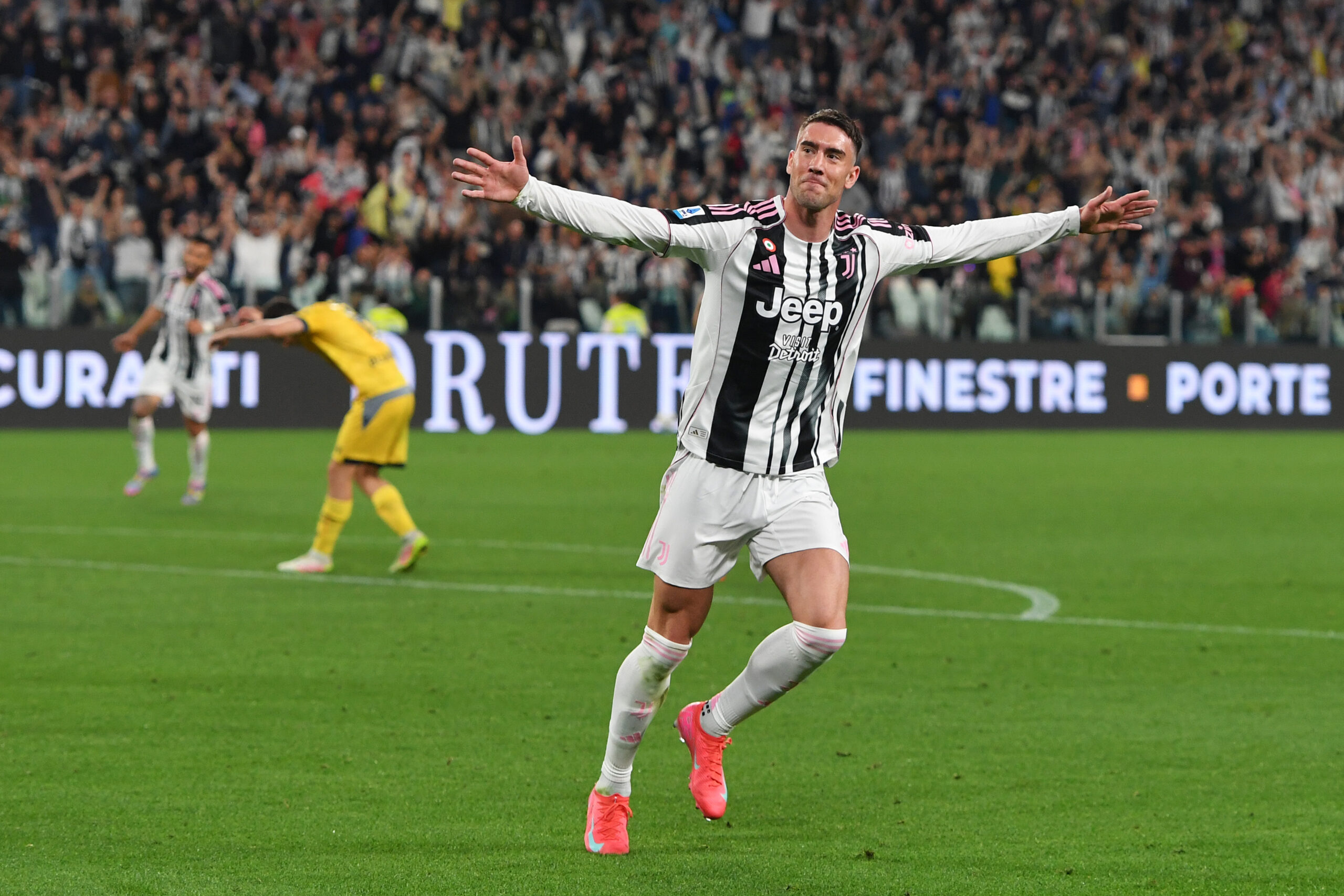 Juve, rebus Vlahovic: se rimane, come potrebbe schierarsi in attacco?