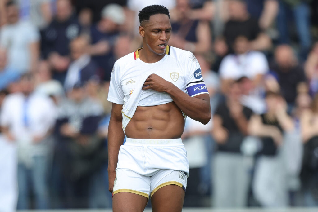 Cagliari senza Mina contro la Juve? Pisacane conferma: i tempi di recupero