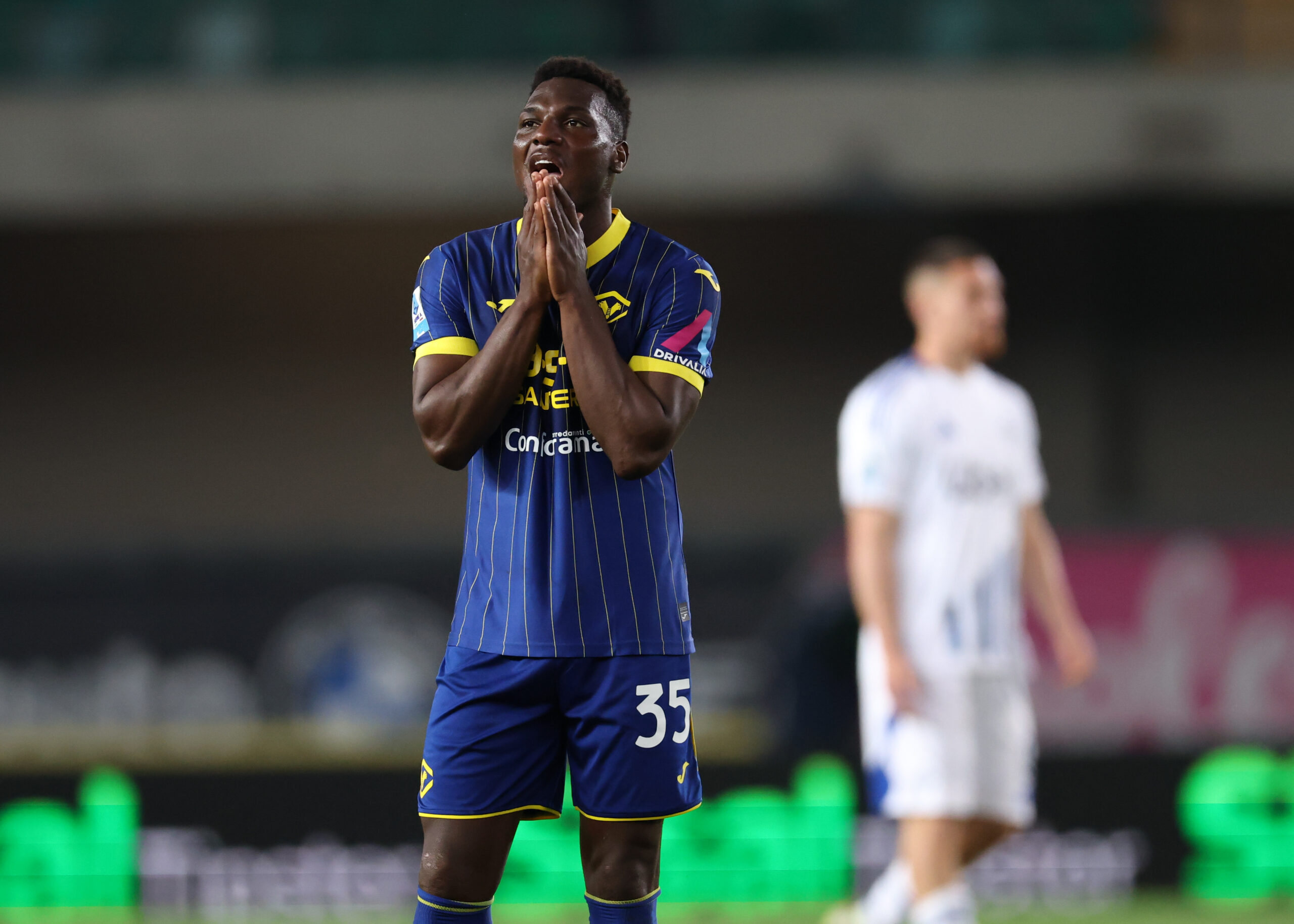 De Rossi sceglie Elletrsson, Zanetti lascia fuori Orban: le probabili formazioni di Genoa-Verona