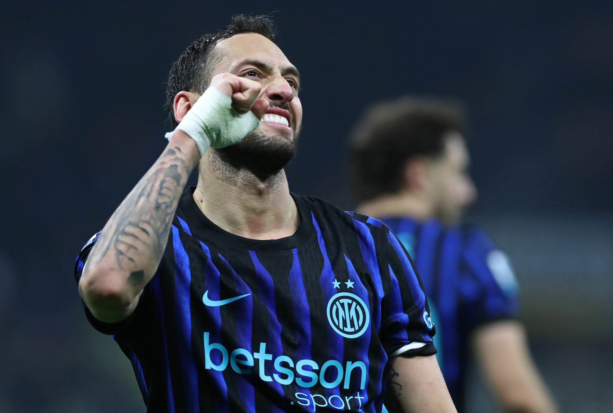 Calhanoglu e Darmian partono con l'Inter: Chivu li convoca in Supercoppa. Giocheranno?