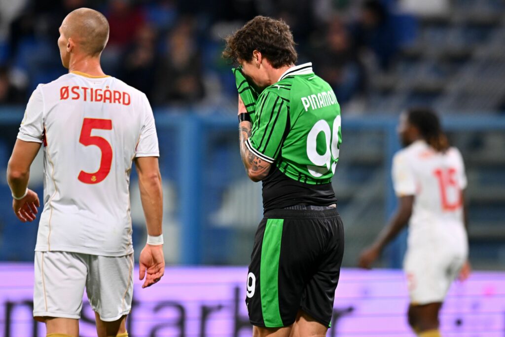 Pinamonti in dubbio, Rowe soffia il posto a Cambiaghi: le probabili di Bologna-Sassuolo