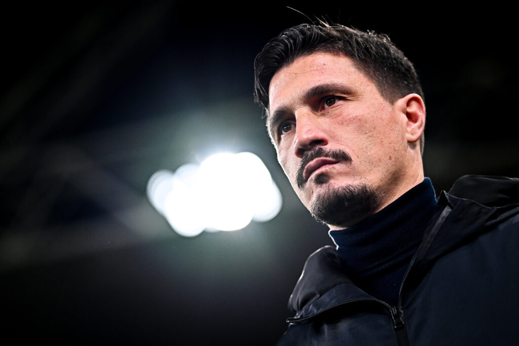 Cagliari, Pisacane: "Out Borrelli, Mina ha un problema cronico! Dossena dal 1'? Forse"