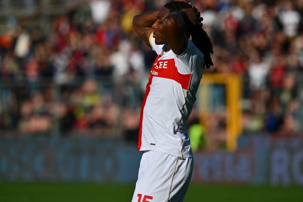 Genoa, niente da fare per Norton-Cuffy: non ci sarà contro il Sassuolo, ecco il motivo